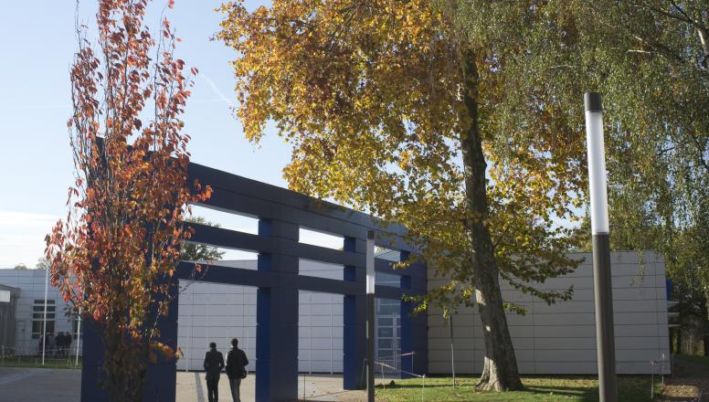 HEC Paris Campus